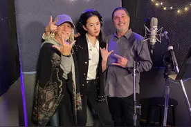 刘亦菲晒《花木兰》录主题曲花絮，现场画面堪比小型音乐会图片