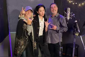刘亦菲晒《花木兰》录主题曲花絮，现场画面堪比小型音乐会图片