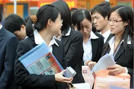 军队文职岗位招聘遇冷，过千岗位却没有几人报考，真实原因很扎心图片