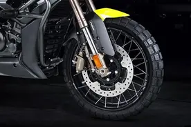 复古小排量街车再添悍将，配滑动离合、双通道ABS，13800元起图片