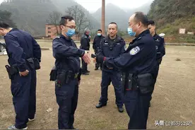 都匀公安开展“三能”达标测试 锤炼民警综合素质图片