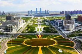 如果说康巴什是一座“鬼城”，我就是鬼迷心窍了，深深爱上了她。图片