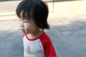 为了你的孩子健康，请远离那些引起儿童白血病发病的因素。图片