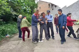 靖西：耄耋老人被牛撞伤 民警火速出警救助图片