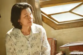 乔家的儿女：自私的二姨，抢姐姐男友齐国强，还把姐姐推给乔祖望图片