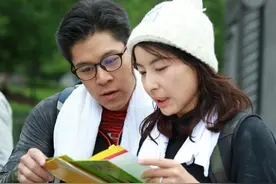 远嫁也可以很幸福，霍启刚全家陪郭晶晶吃饺子，支持她“回娘家”图片