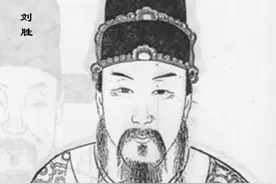 军队施工，一炮过后竟然发现了一座古墓，墓中发现一东西千年难遇图片