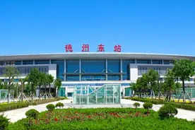 这座高铁站，面积19810平方米，5台13线，比不过济南西站图片