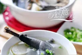 补血、补气、养胃、健脾、养颜 山药乌鸡汤图片