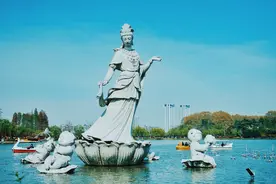 南京人过春天，去一次玄武湖就够了图片