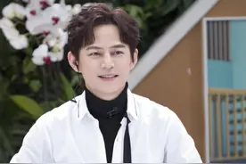 何炅出事三天，娱圈明星们无人为他发声，力挺他的彭宇已删文退圈图片