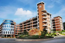 东莞中学松山湖学校一届比一届强！2021重本率达90%，你爱了吗？图片