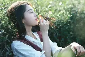 两性交往！女生发 嗯、哦 的时候，这样回答，是对你念念不忘图片