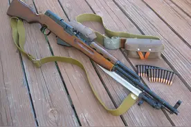AK-47 vs SKS，苏联选用AK-47将SKS技术卖给了中国图片