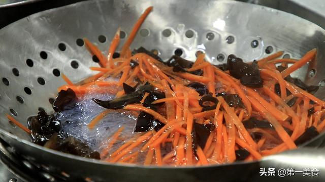 天热每天来个凉拌菜，凉拌素三丝，下饭下酒快，步骤清晰容易做