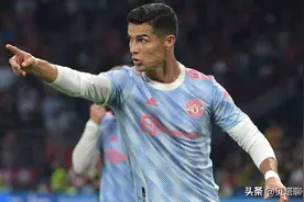 英超太黑了！曼联2-1引众怒：心疼C罗2个点球，全场最佳阿特金森图片