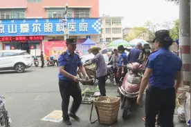 【榜样在身边】21年老城管杨东：真心服务百姓就能做好执法工作图片