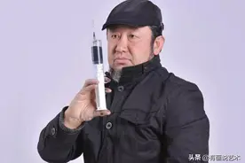 邵岩创新“射书”一幅卖30万，网友看不懂：不如乞丐书法漂亮图片