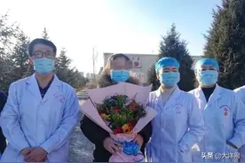 妈妈怀孕时被确诊，新生儿出生自带新冠病毒抗体​图片