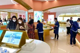 护肤品，最好别成套买！这样“混搭”，花钱不多，护肤效果还更好图片