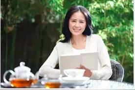 女人过了50岁，还会移情别恋吗？两位过来人说出了真实想法图片