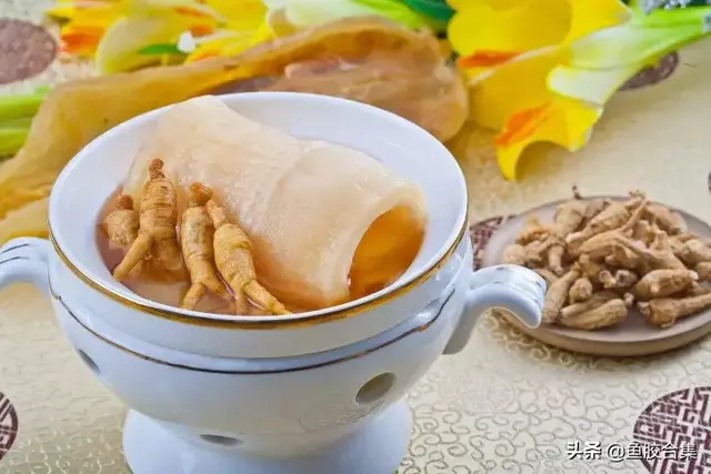 薏米花胶排骨汤的功效 2026年薏米花胶排骨汤的功效与禁忌