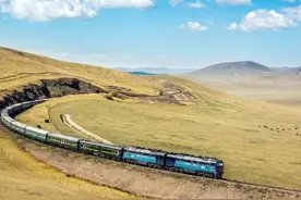 我国最难熬的火车，全程7810公里耗时5天5夜，却仍有很多游客乘坐图片