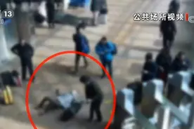 老人被行李箱绊倒后去世 8个月后家属提出索赔 庭审现场曝光图片