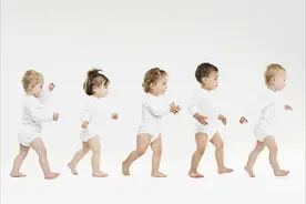 孩子多大会走路正常？为啥有的娃10个月会走，有的15个月还不会图片