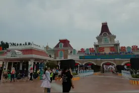 方特之旅，惊险刺激，90后老阿姨已经玩不动了图片