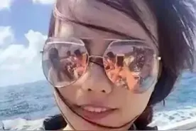 姑娘大意了，镜片里的反射早就被大家看得一清二楚，不觉得尴尬吗图片