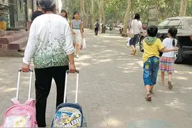 为什么不建议老人给女儿带娃？不是重男轻女，3点原因很真实图片