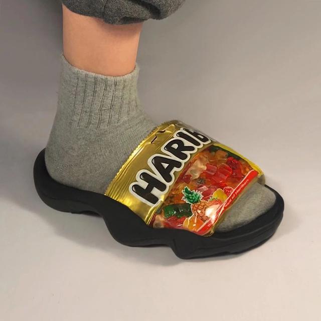 羽毛球变拖鞋，梵高滑滑板，这些脑洞大开的宝藏博主每天在干嘛？