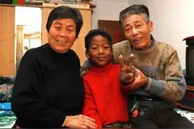 21年前，上海阿婆养大的黑人弃婴：英语不好，上海户口分到一套房图片