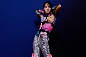 伊能静首发儿子时尚大片，扭腰摆臀比妈妈妖娆，网友吐槽太辣眼图片