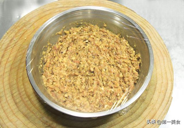 3种最常见的饺子馅做法，鲜嫩多汁，都是冬天常吃的馅，家人喜欢