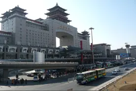Z5次国际列车，由北京西开往南宁，再由南宁开往越南河内图片