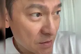 天王刘德华晒隔离经历，皱眉头直呼太想家！59岁帅气似小伙图片