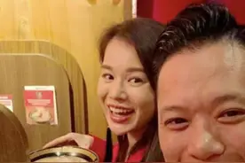 胡杏儿孕肚满是妊娠纹，41岁当高龄产妇太不易！曾诉苦通奶烦恼图片