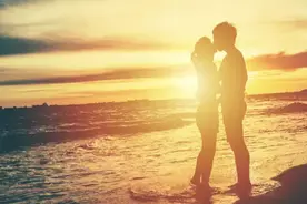 接吻时要不要伸舌头？听听过来人是怎么说的图片