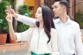迪丽热巴和谁合影都没有夫妻相,唯独和鹿晗,不结婚可惜图片