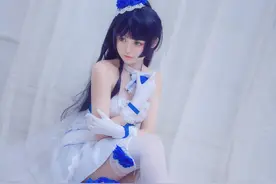崩坏学园：雷电芽衣花嫁cos，披纱持花，第五张怦然心动！图片