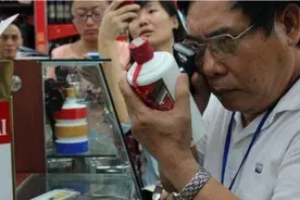 白酒放的时间越长越好喝？行家直言：这3个误区，犯一个就没法喝图片