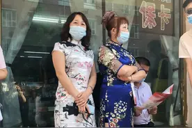 考场之内静悄悄，考场之外热闹闹！看长春家长们的神助考图片