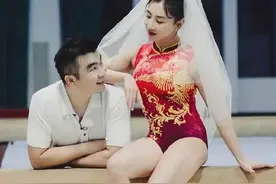 何雯娜的故事“恋爱脑”，15岁退队与初恋私奔，终嫁二婚导演图片