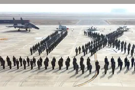 中巴联合军演拉开序幕，歼10C运20等战机亮相，印媒紧张全程紧盯图片