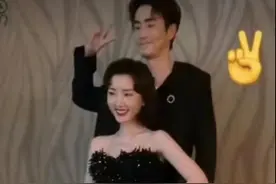 网曝杨玏在追毛晓彤？两人私下互动被扒好甜，同框颜值获赞夫妻相图片