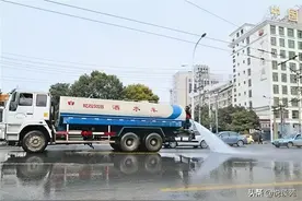 故事：小说：喝醉的洒水车图片