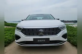 2022款帕萨特：脱下“西装”，是否意味着真正进入年轻化队列？图片