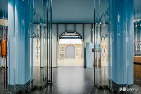 时尚橱窗怎么设计？AMO所打造的Off-White巴黎旗舰给你启发图片